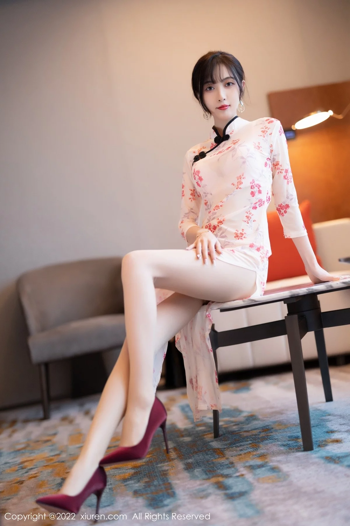 [[XiuRen秀人网]秀人网]No.5366_模特林星阑厦门旅拍脱轻透旗袍露蕾丝内衣配超薄肉丝诱惑写真84P