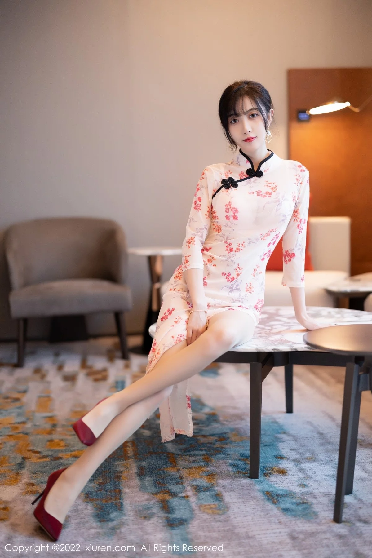 [[XiuRen秀人网]秀人网]No.5366_模特林星阑厦门旅拍脱轻透旗袍露蕾丝内衣配超薄肉丝诱惑写真84P