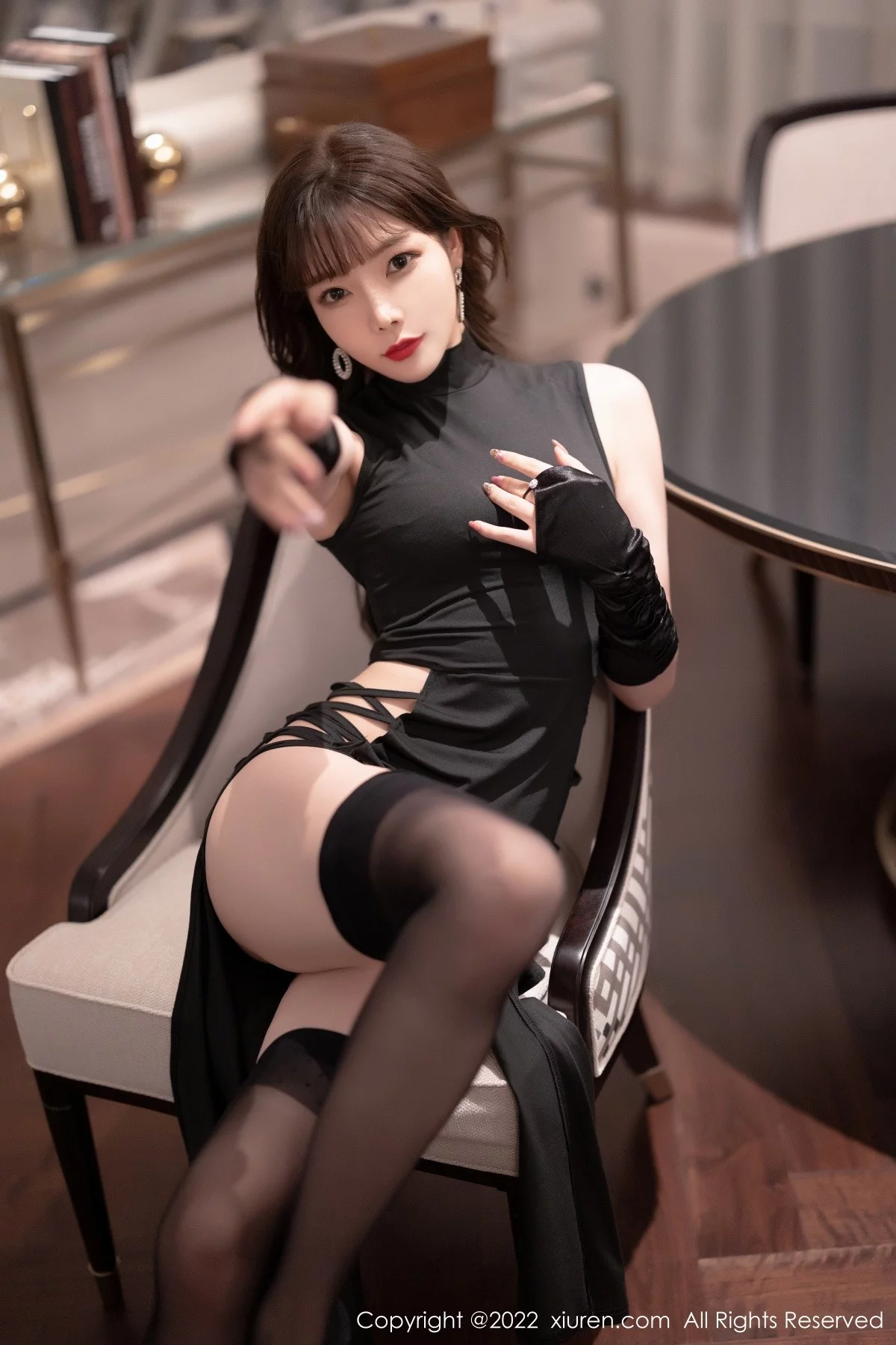 [[XiuRen秀人网]秀人网]No.5374_女神徐莉芝Booty厦门旅拍黑色轻透情趣内衣秀完美身材诱惑写真100P