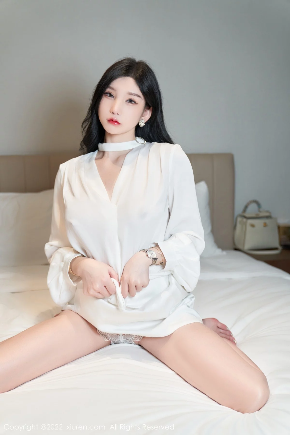 [[XiuRen秀人网]秀人网]No.5381_女神周于希Sally私房简约白色服半脱露蕾丝内裤秀翘臀诱惑写真77P