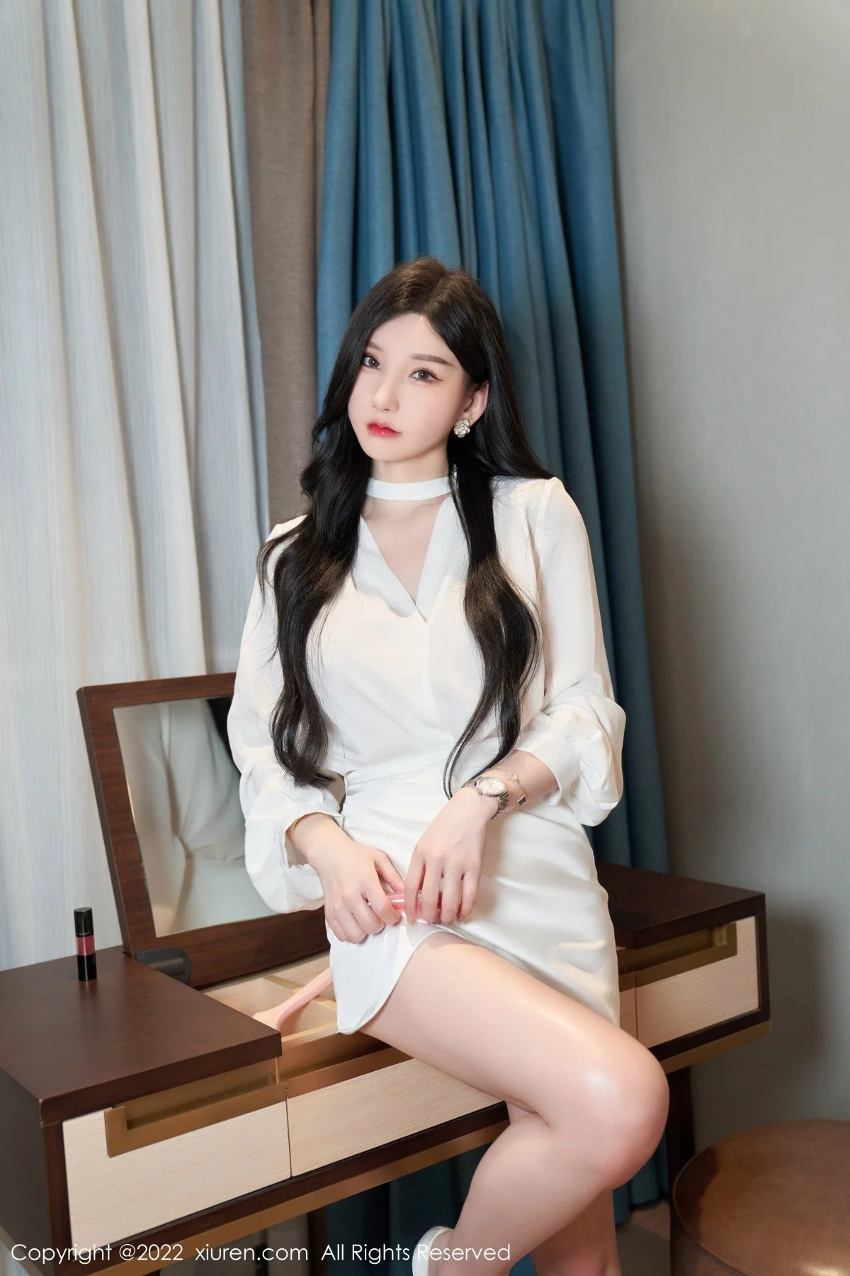 [[XiuRen秀人网]秀人网]No.5381_女神周于希Sally私房简约白色服半脱露蕾丝内裤秀翘臀诱惑写真77P