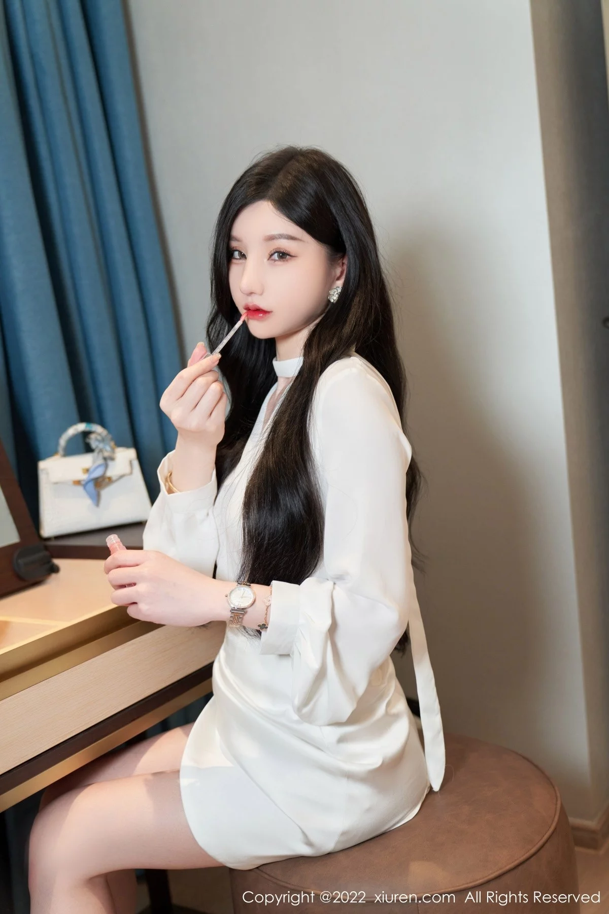 [[XiuRen秀人网]秀人网]No.5381_女神周于希Sally私房简约白色服半脱露蕾丝内裤秀翘臀诱惑写真77P