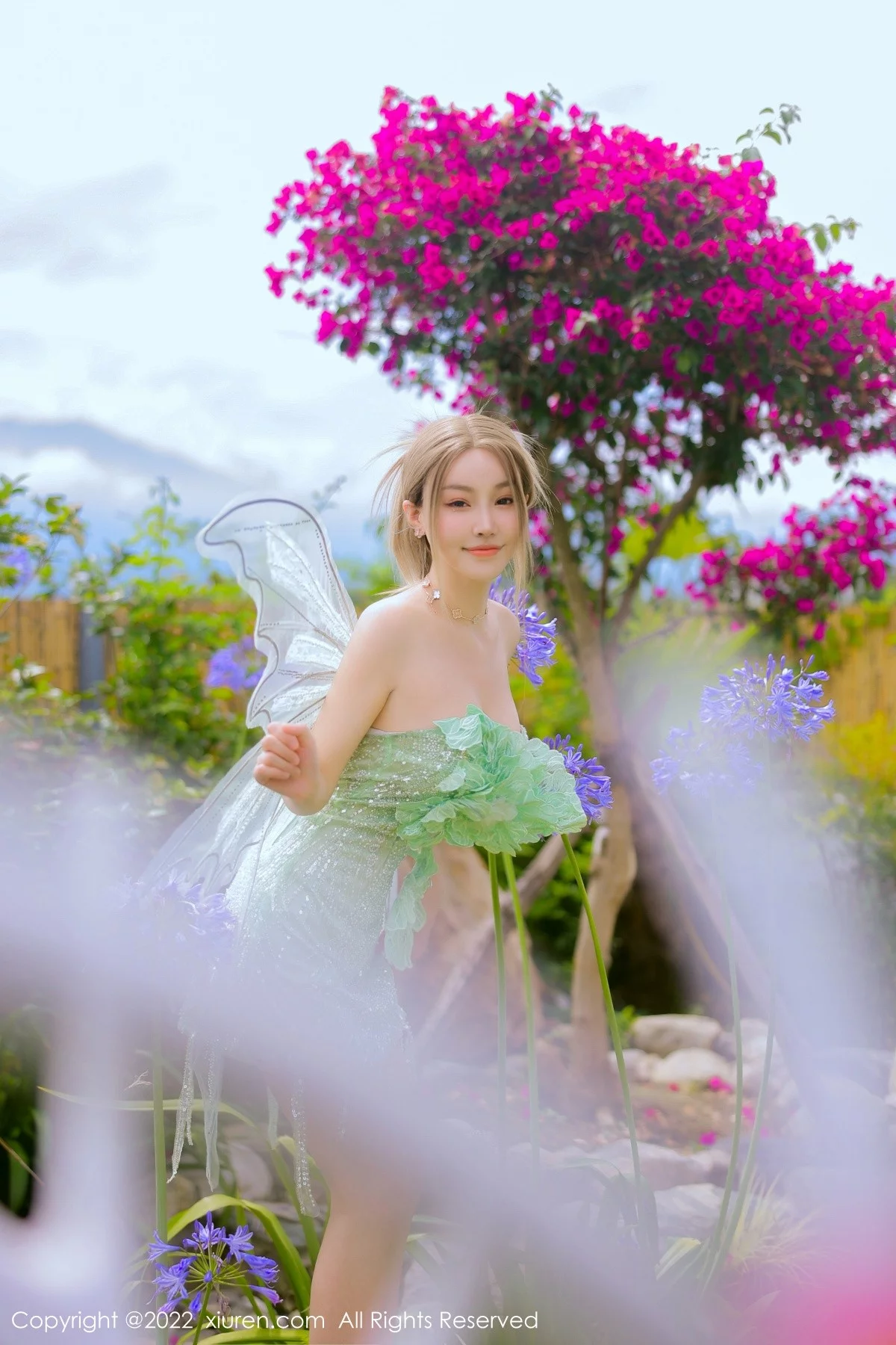 [[XiuRen秀人网]秀人网]No.5382_女神朱可儿Flora大理旅拍绿色精灵服饰低胸秀傲人豪乳诱惑写真68P