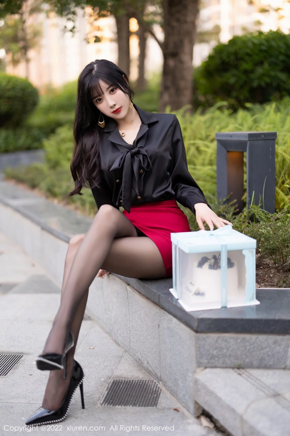 [[XiuRen秀人网]秀人网]No.5390_女神杨晨晨Yome半脱露轻透蕾丝内衣配超薄无内黑丝诱惑写真82P