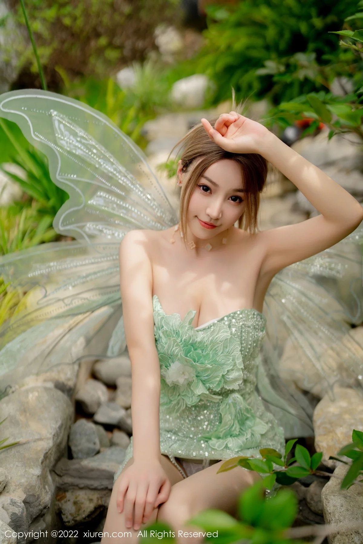 [[XiuRen秀人网]秀人网]No.5382_女神朱可儿Flora大理旅拍绿色精灵服饰低胸秀傲人豪乳诱惑写真68P
