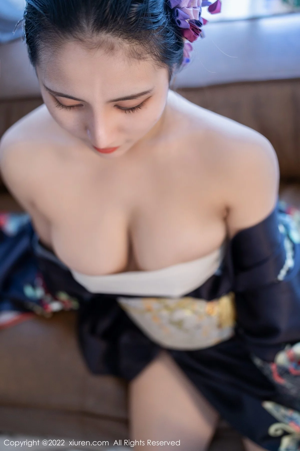 [[XiuRen秀人网]秀人网]No.5309_模特久久Aimee日系居家和服半脱露白色抹胸内衣秀豪乳诱惑写真62P