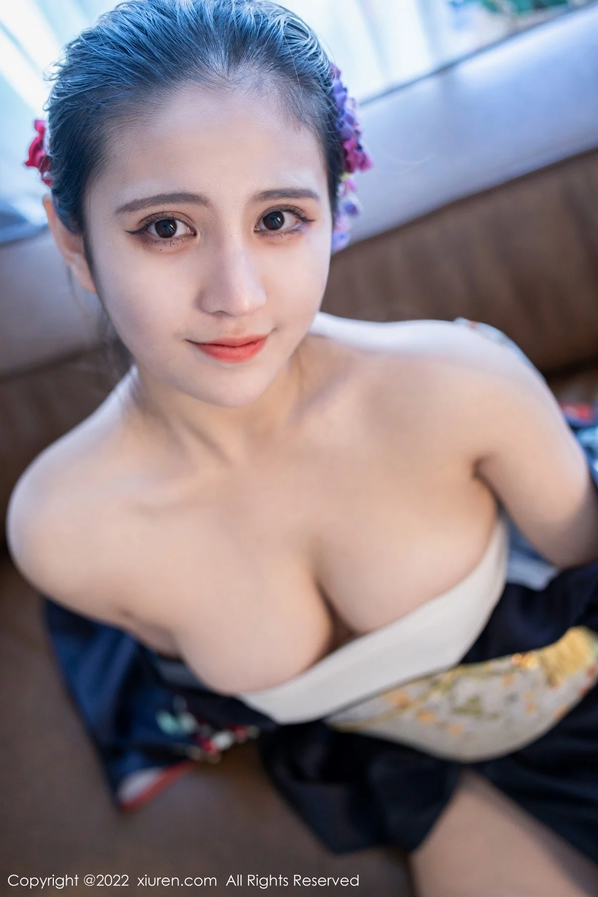 [[XiuRen秀人网]秀人网]No.5309_模特久久Aimee日系居家和服半脱露白色抹胸内衣秀豪乳诱惑写真62P