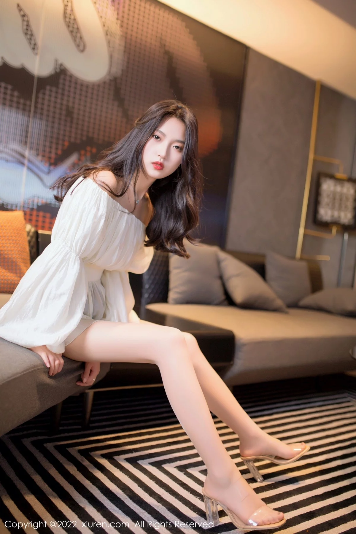 [[XiuRen秀人网]秀人网]No.5399_新人模特十九九私房多套性感服饰秀曼妙苗条身材迷人诱惑写真117P