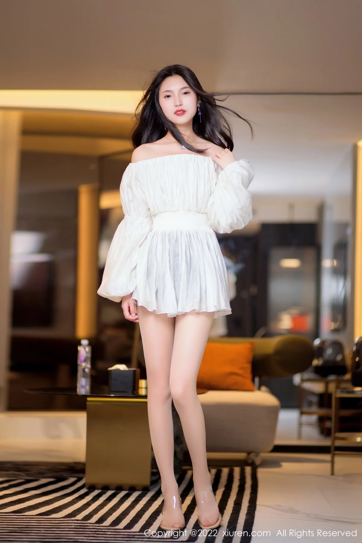 [[XiuRen秀人网]秀人网]No.5399_新人模特十九九私房多套性感服饰秀曼妙苗条身材迷人诱惑写真117P