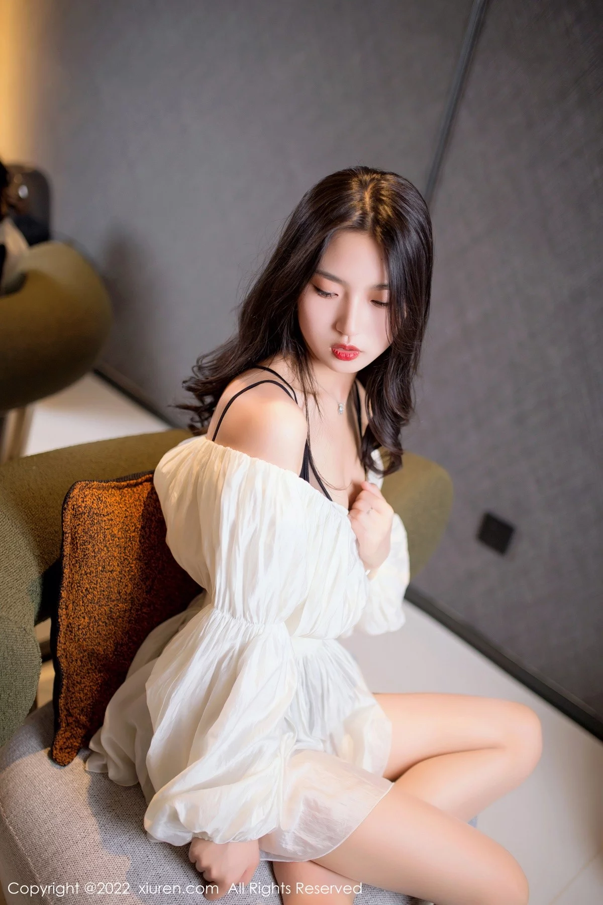 [[XiuRen秀人网]秀人网]No.5399_新人模特十九九私房多套性感服饰秀曼妙苗条身材迷人诱惑写真117P