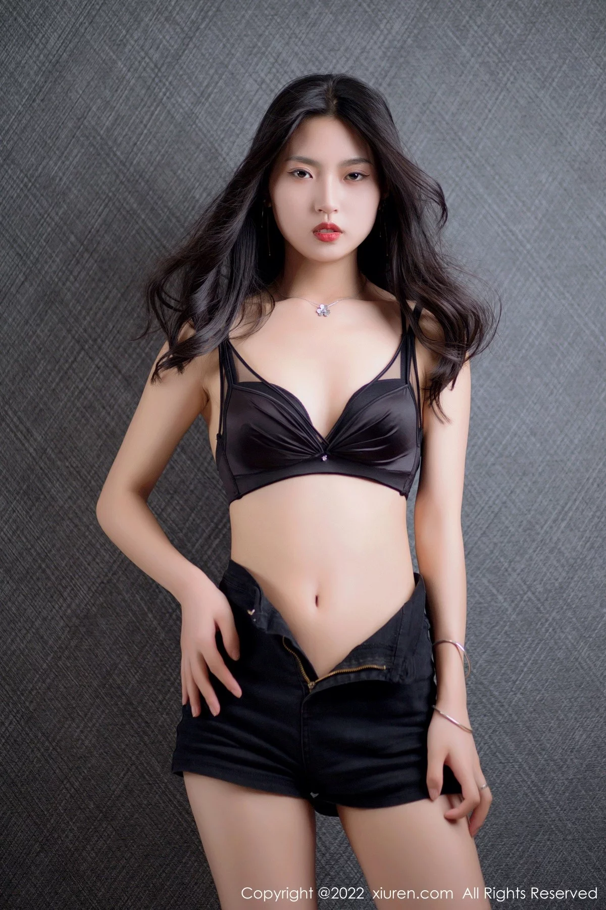 [[XiuRen秀人网]秀人网]No.5399_新人模特十九九私房多套性感服饰秀曼妙苗条身材迷人诱惑写真117P