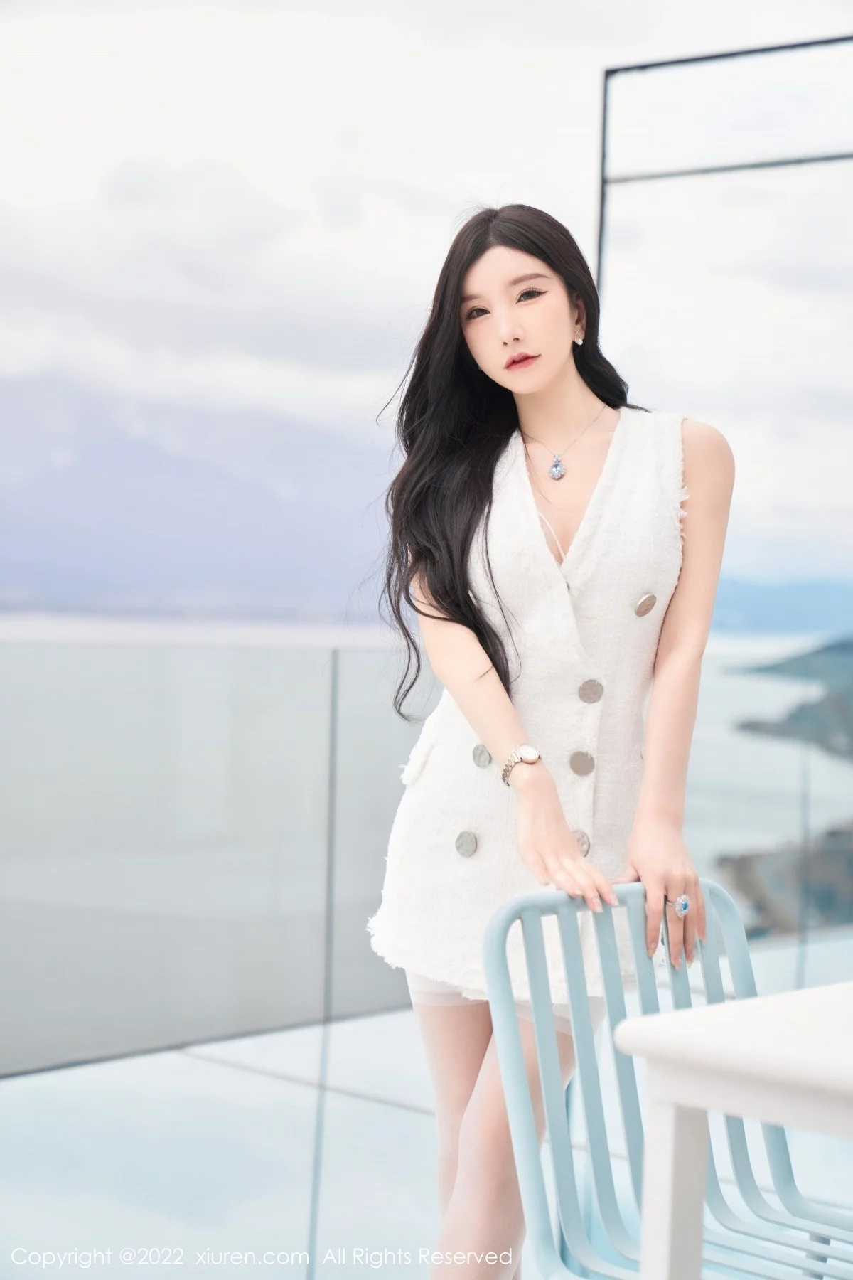 [[XiuRen秀人网]秀人网]No.5418_女神周于希Sally心愿旅拍脱白色外衣露白色蕾丝内衣诱惑写真73P