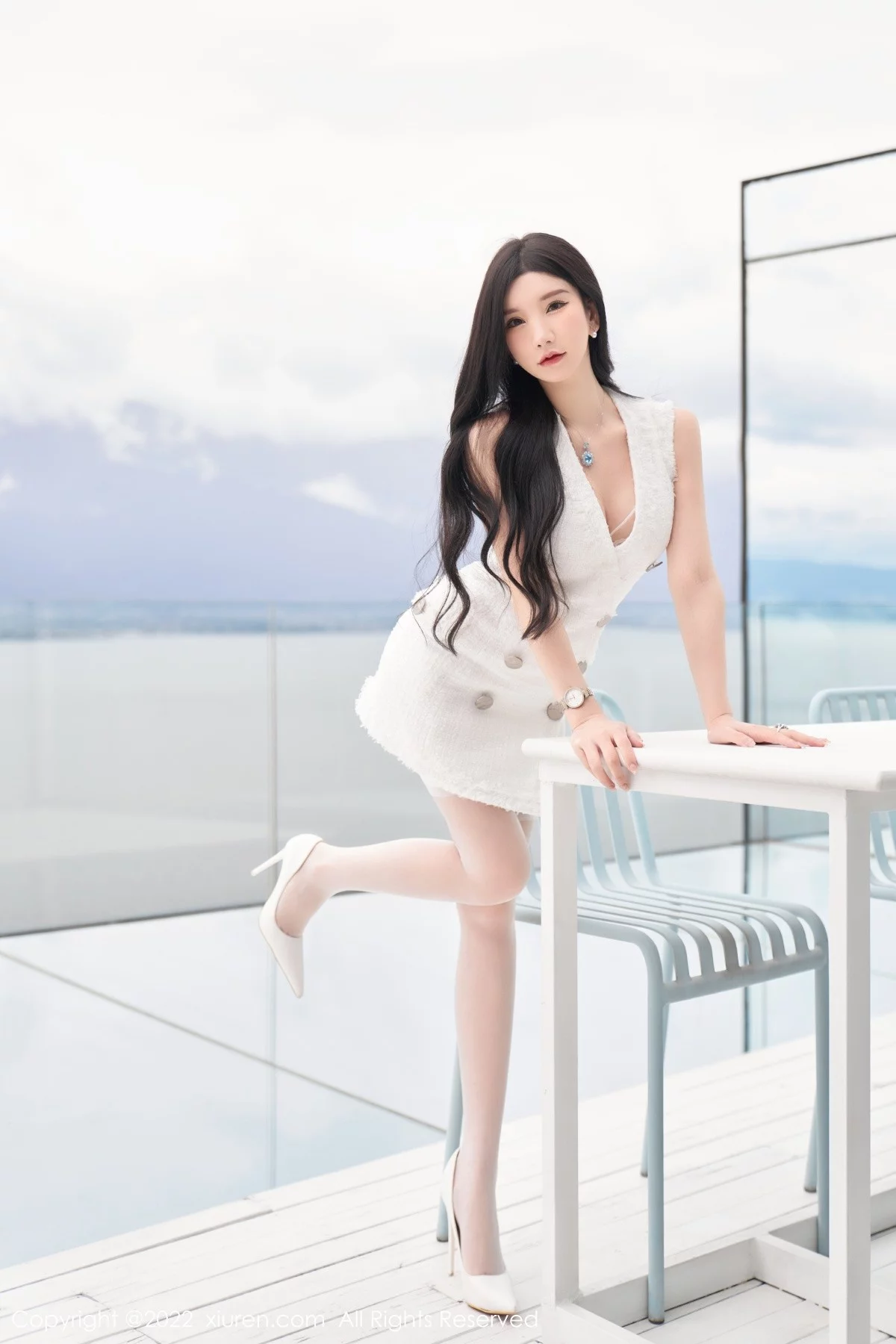 [[XiuRen秀人网]秀人网]No.5418_女神周于希Sally心愿旅拍脱白色外衣露白色蕾丝内衣诱惑写真73P
