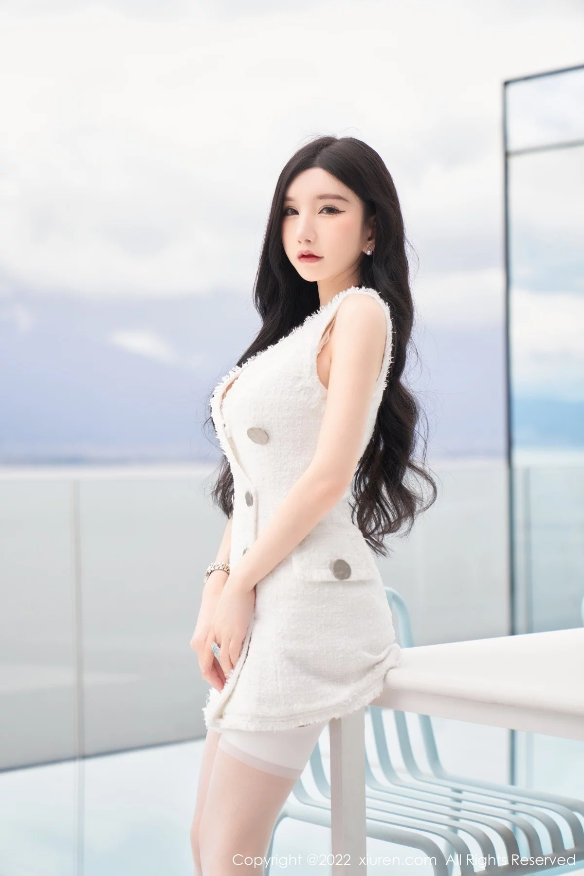 [[XiuRen秀人网]秀人网]No.5418_女神周于希Sally心愿旅拍脱白色外衣露白色蕾丝内衣诱惑写真73P