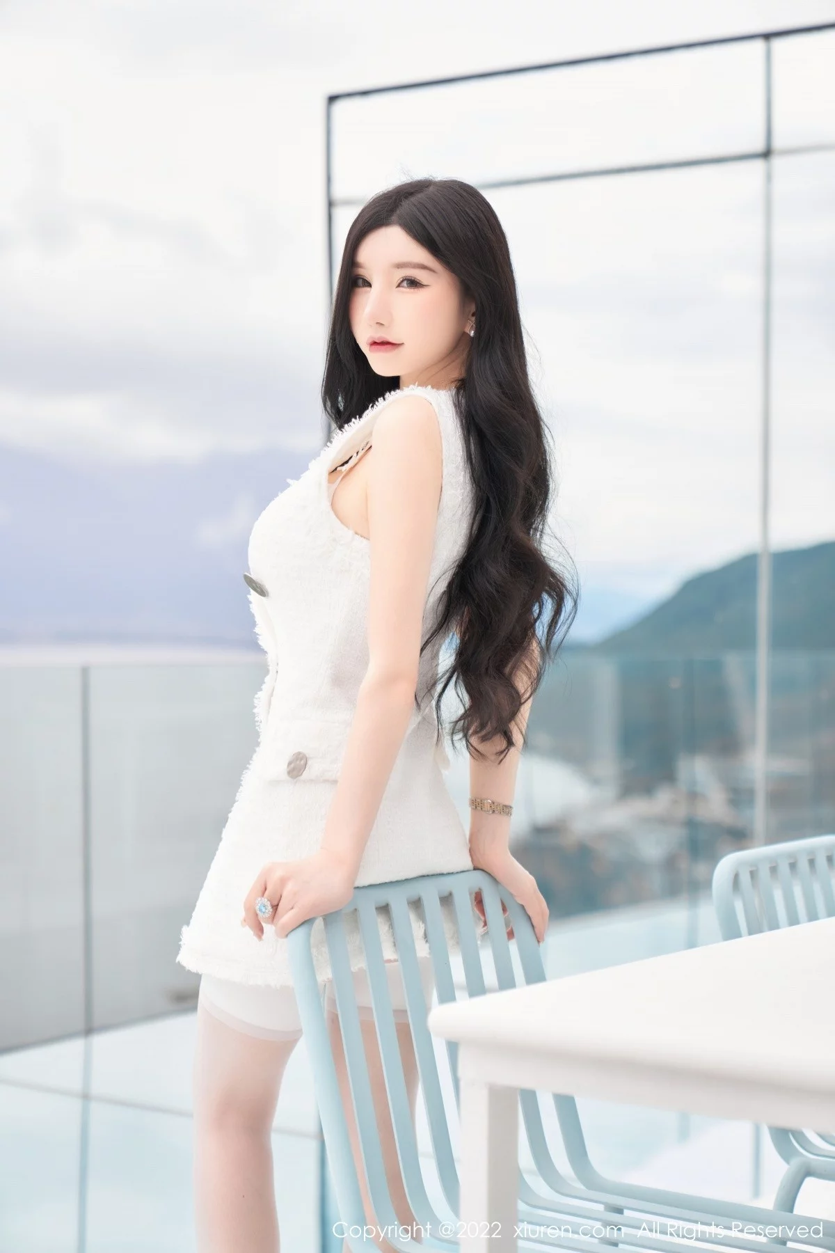 [[XiuRen秀人网]秀人网]No.5418_女神周于希Sally心愿旅拍脱白色外衣露白色蕾丝内衣诱惑写真73P
