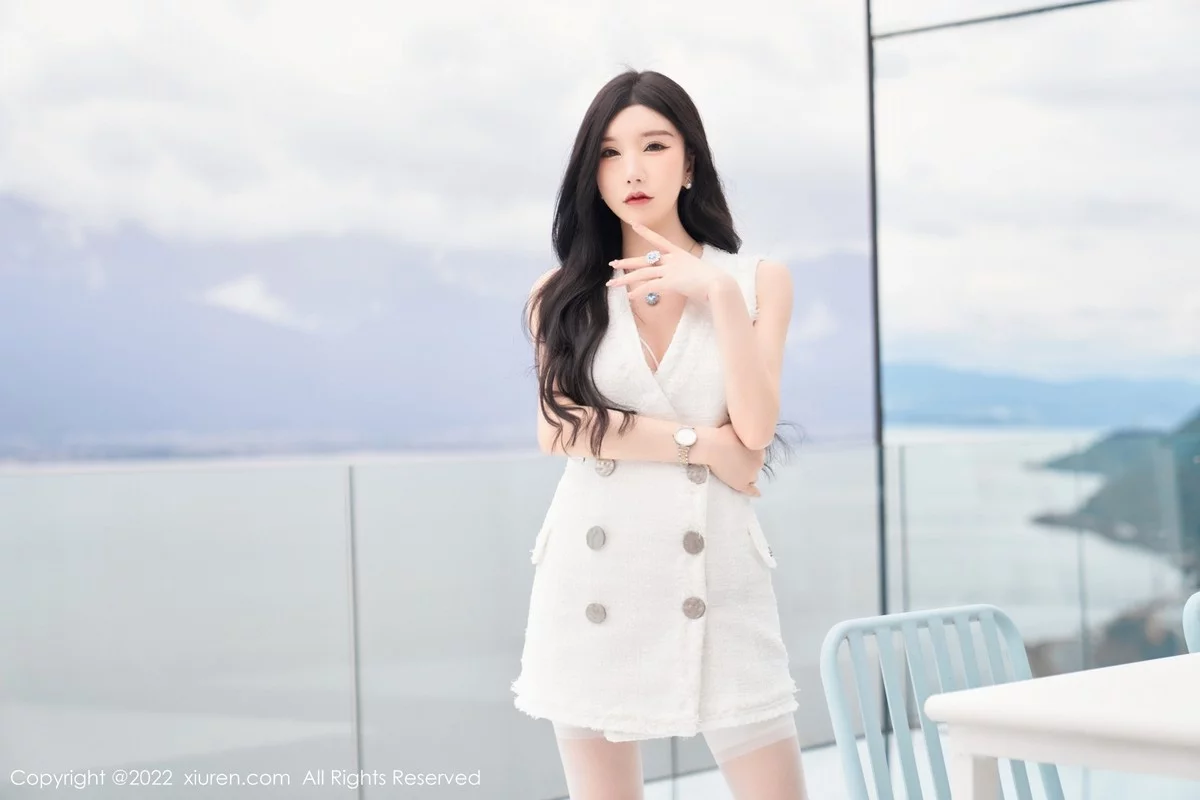 [[XiuRen秀人网]秀人网]No.5418_女神周于希Sally心愿旅拍脱白色外衣露白色蕾丝内衣诱惑写真73P