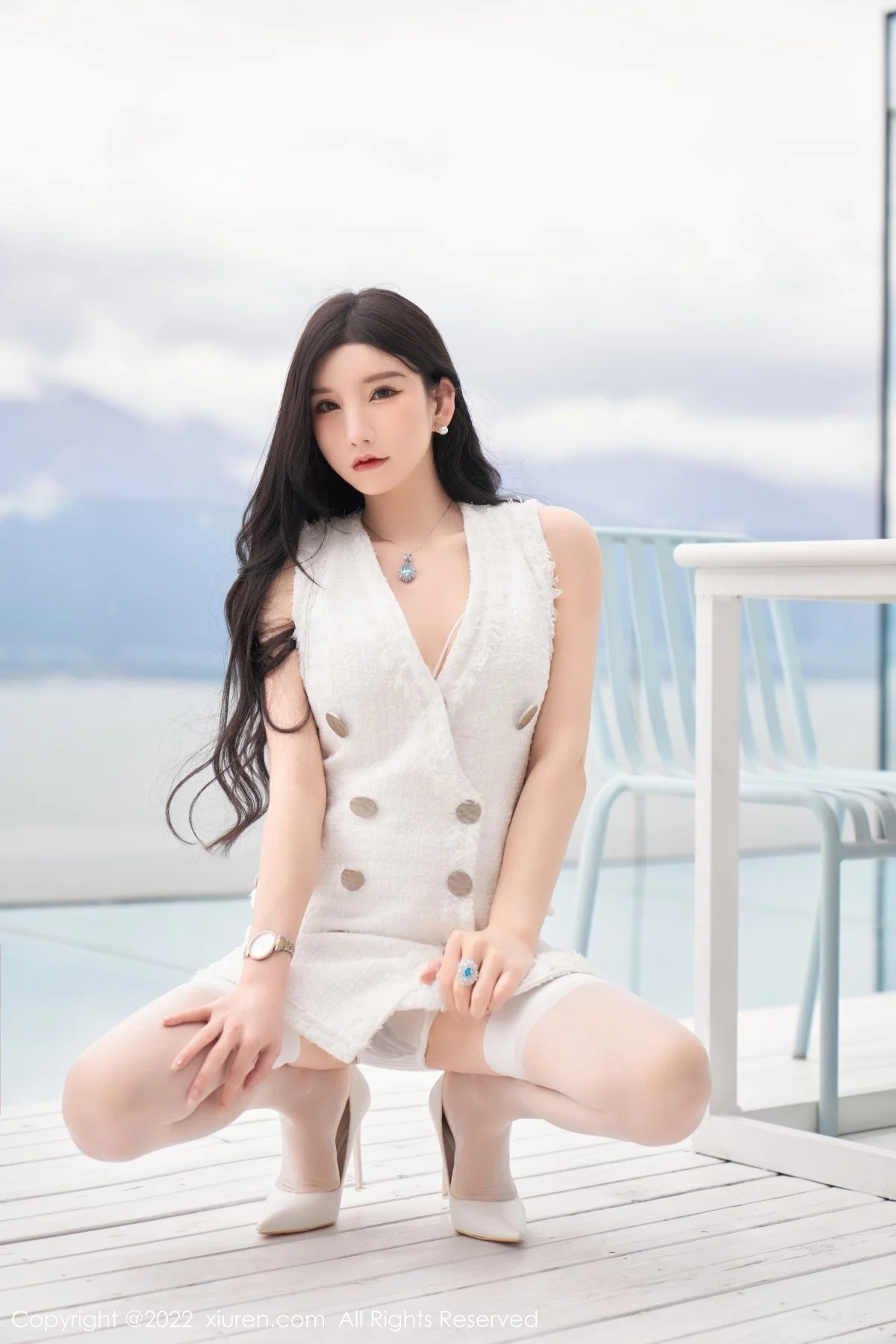 [[XiuRen秀人网]秀人网]No.5418_女神周于希Sally心愿旅拍脱白色外衣露白色蕾丝内衣诱惑写真73P