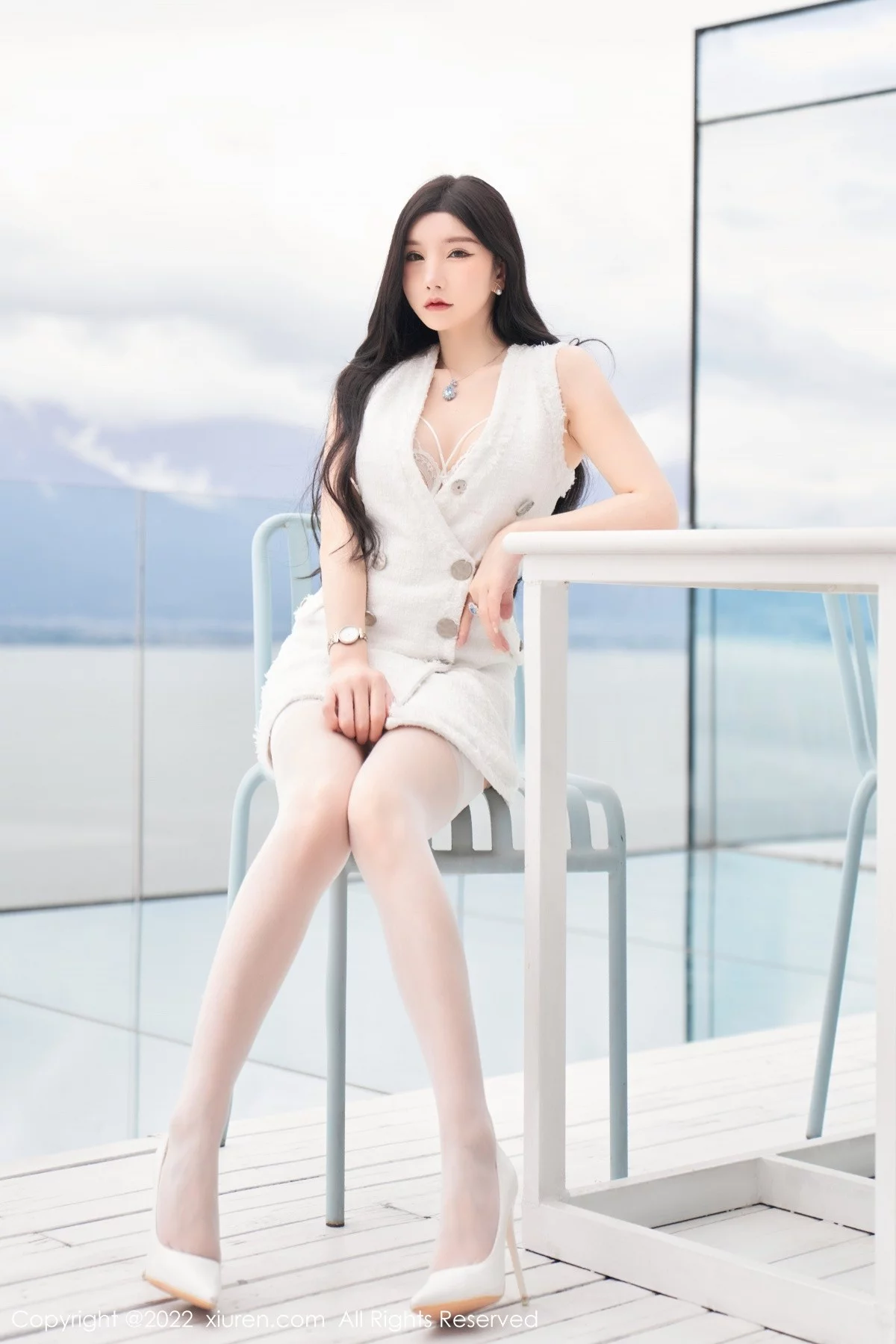 [[XiuRen秀人网]秀人网]No.5418_女神周于希Sally心愿旅拍脱白色外衣露白色蕾丝内衣诱惑写真73P