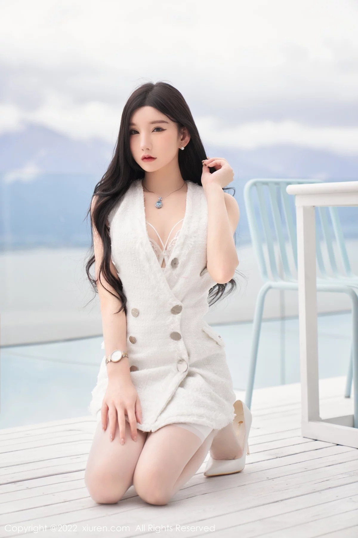 [[XiuRen秀人网]秀人网]No.5418_女神周于希Sally心愿旅拍脱白色外衣露白色蕾丝内衣诱惑写真73P