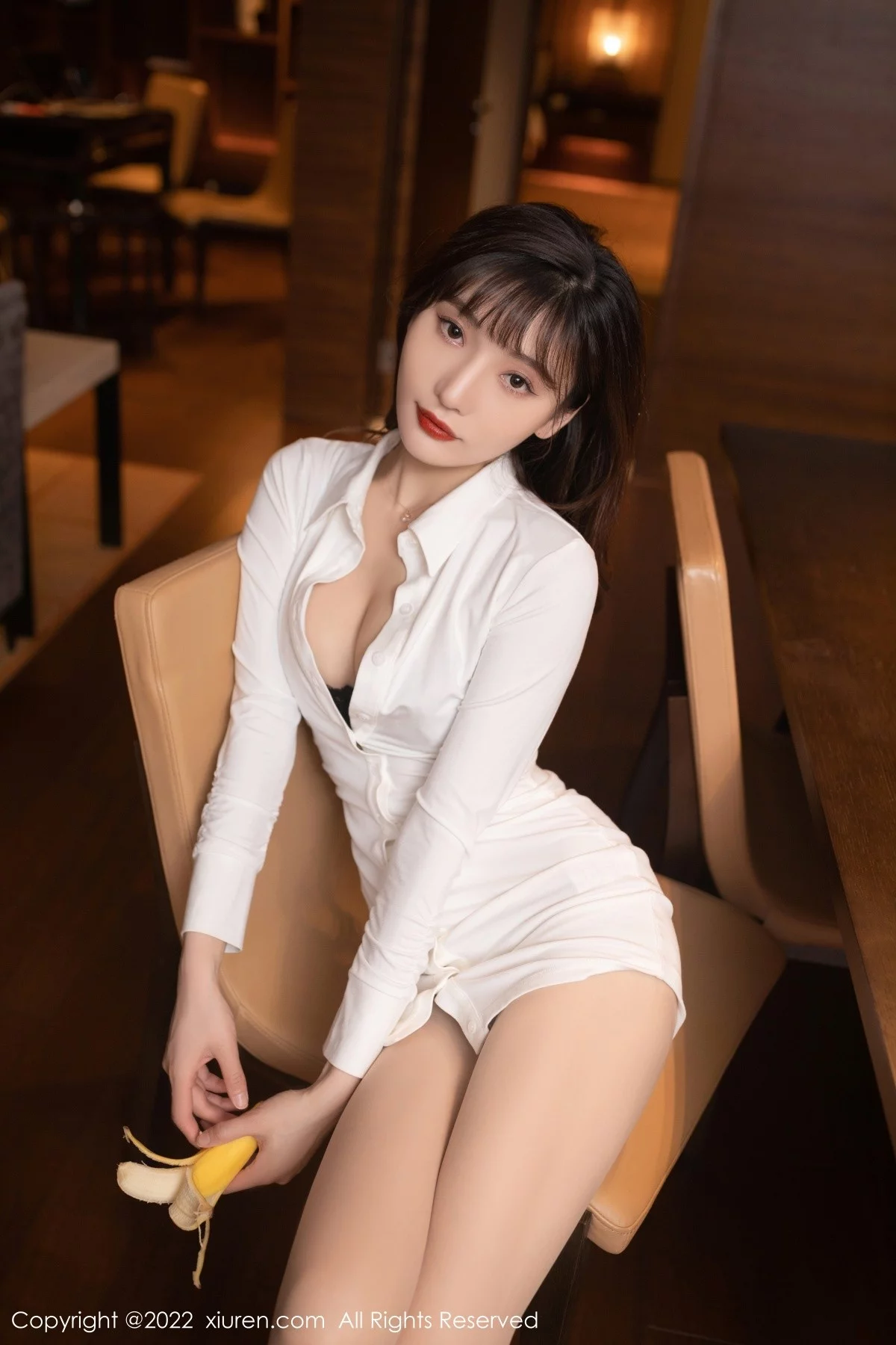 [[XiuRen秀人网]秀人网]No.5425_模特陆萱萱脱性感白色上衣露黑色蕾丝内衣秀完美身材诱惑写真78P