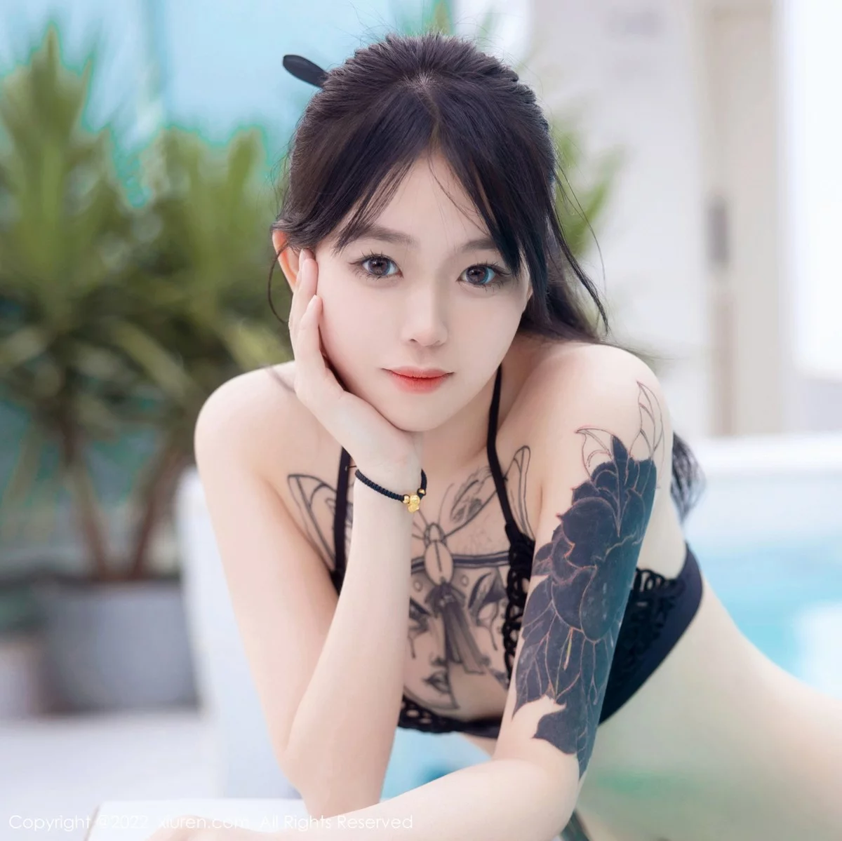 [[XiuRen秀人网]秀人网]No.5422_模特奶瓶大理旅拍泳池性感黑色比基尼秀曼妙身姿迷人诱惑写真75P