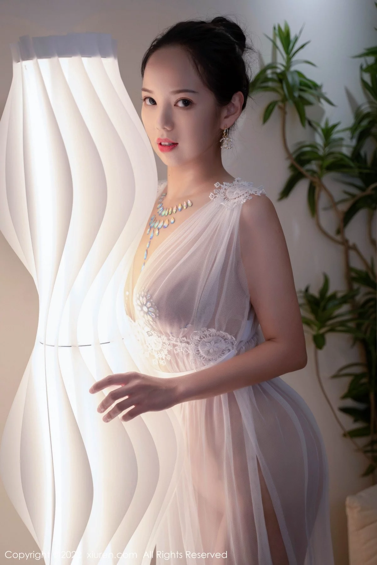 [[XiuRen秀人网]秀人网]No.5434_模特大美妞儿私房透视薄纱露情趣镶钻服饰秀火辣身材诱惑写真62P