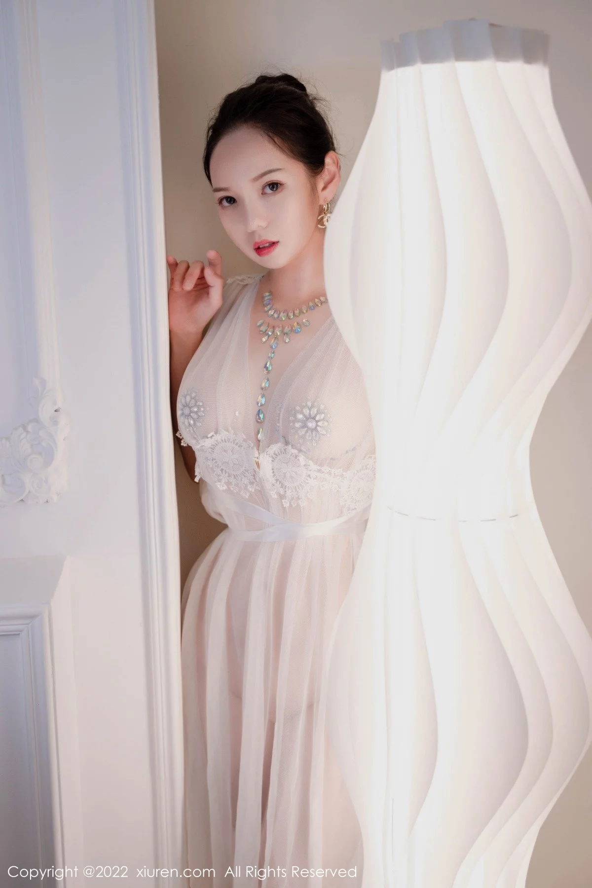 [[XiuRen秀人网]秀人网]No.5434_模特大美妞儿私房透视薄纱露情趣镶钻服饰秀火辣身材诱惑写真62P