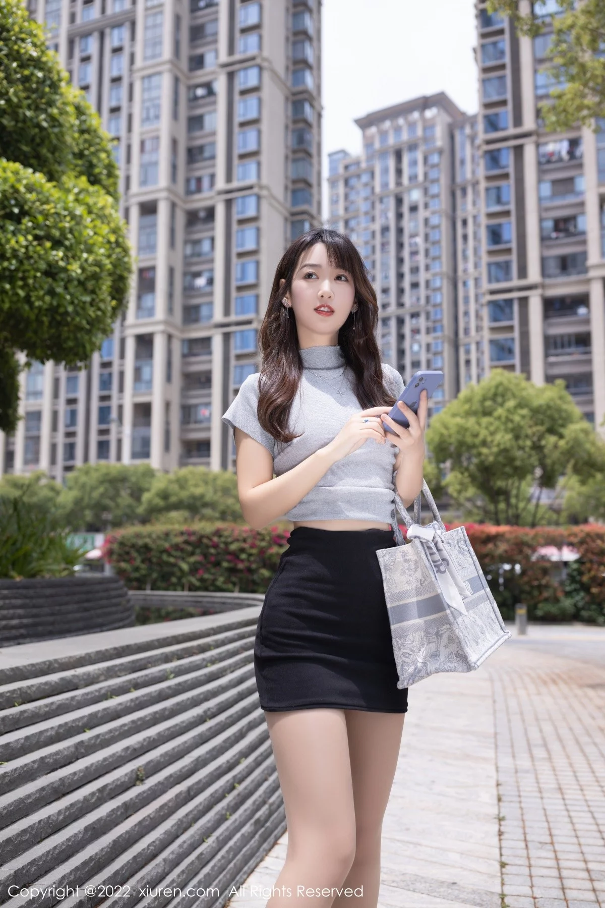 [[XiuRen秀人网]秀人网]No.5439_模特唐安琪灰色收身上衣配黑短裙半脱露蕾丝内衣迷人诱惑写真80P