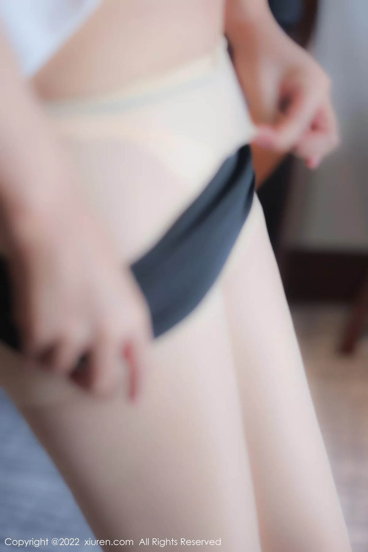 [[XiuRen秀人网]秀人网]No.5437_模特宋愉愉制服诱惑主题性感白T配黑短裙露黑色内衣诱惑写真105P