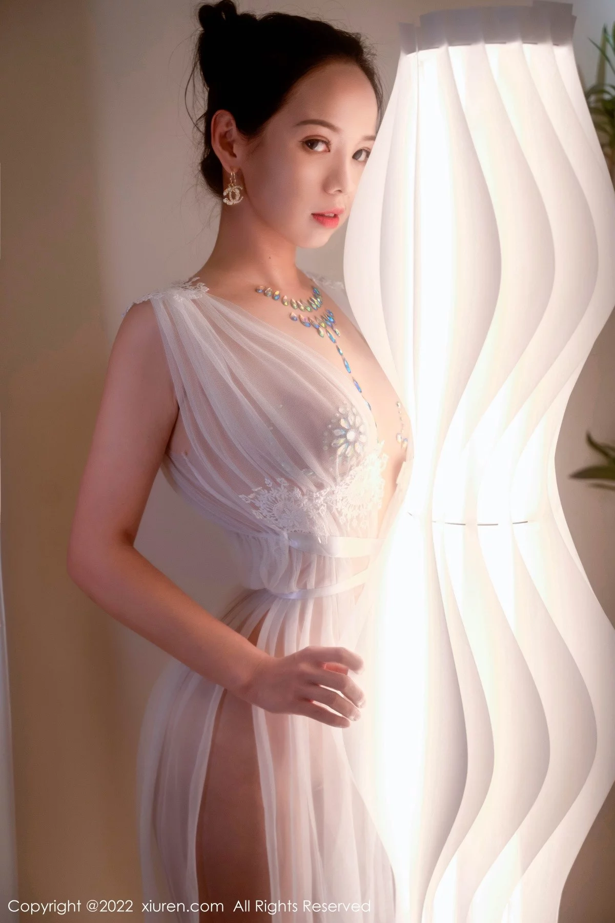 [[XiuRen秀人网]秀人网]No.5434_模特大美妞儿私房透视薄纱露情趣镶钻服饰秀火辣身材诱惑写真62P