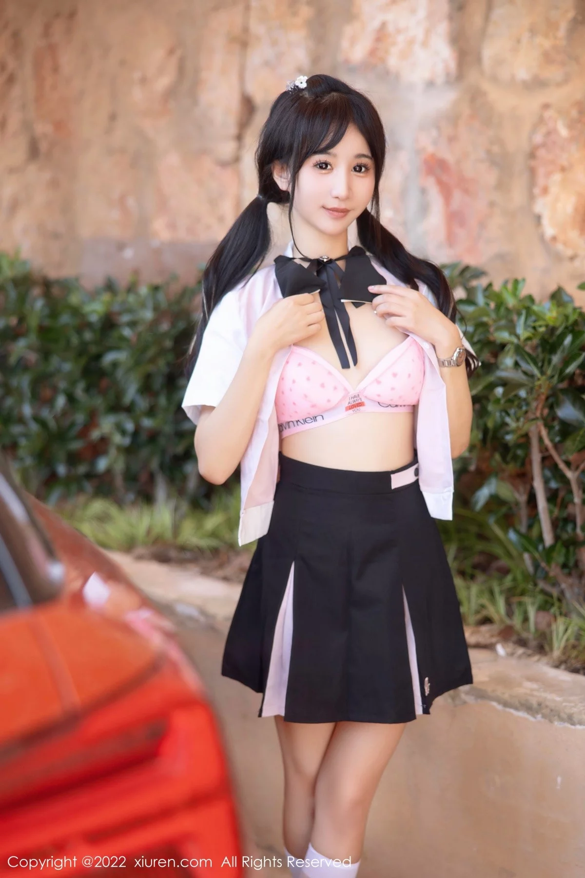 [[XiuRen秀人网]秀人网]No.5443_女神小果冻儿大理旅拍性感白T配黑短裙露粉色内衣迷人诱惑写真99P