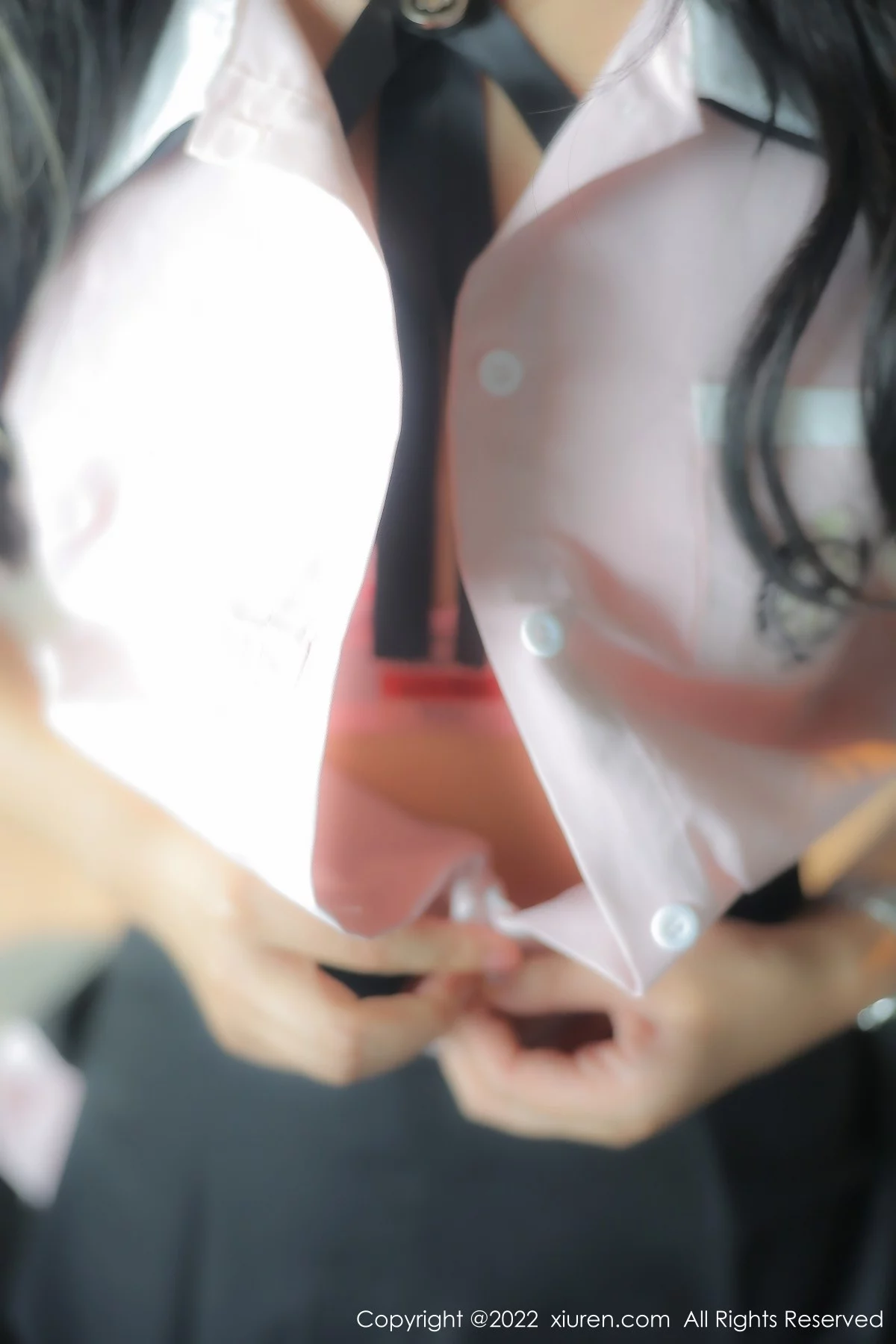 [[XiuRen秀人网]秀人网]No.5443_女神小果冻儿大理旅拍性感白T配黑短裙露粉色内衣迷人诱惑写真99P