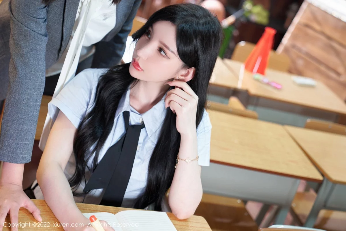 [[XiuRen秀人网]秀人网]No.5452_女神周于希Sally学妹装扮半脱露黑色蕾丝边内衣撩人诱惑写真76P