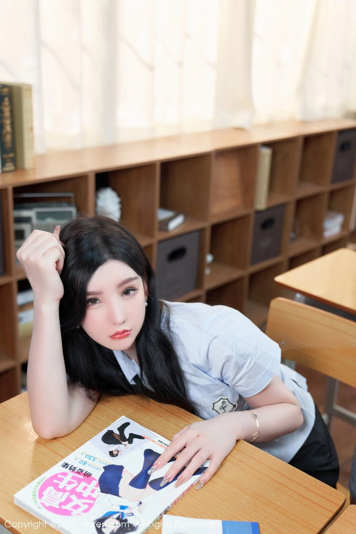 [[XiuRen秀人网]秀人网]No.5452_女神周于希Sally学妹装扮半脱露黑色蕾丝边内衣撩人诱惑写真76P