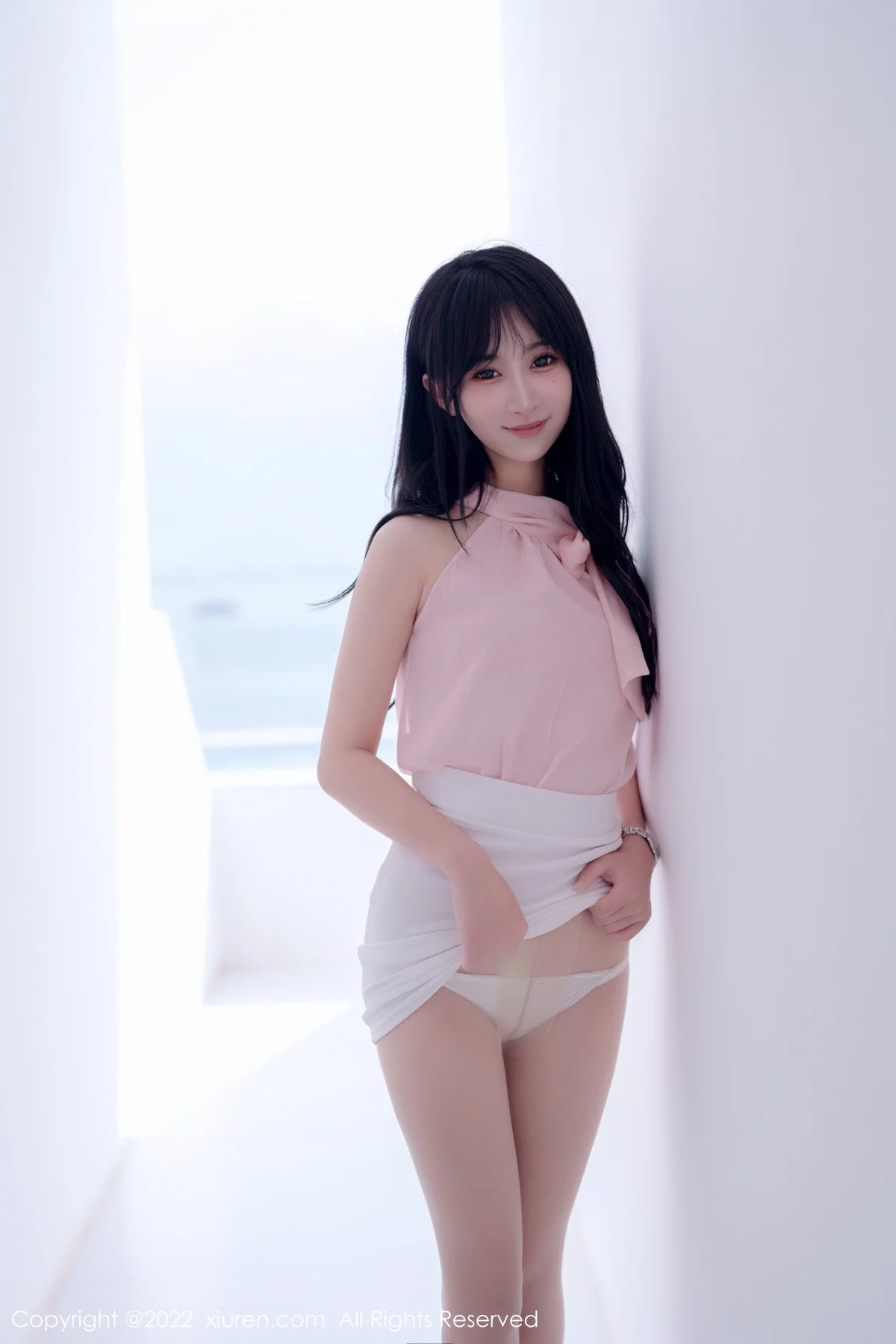 [[XiuRen秀人网]秀人网]No.5318_女神小果冻儿大理旅拍性感粉色上衣配白色短裙秀美腿诱惑写真76P