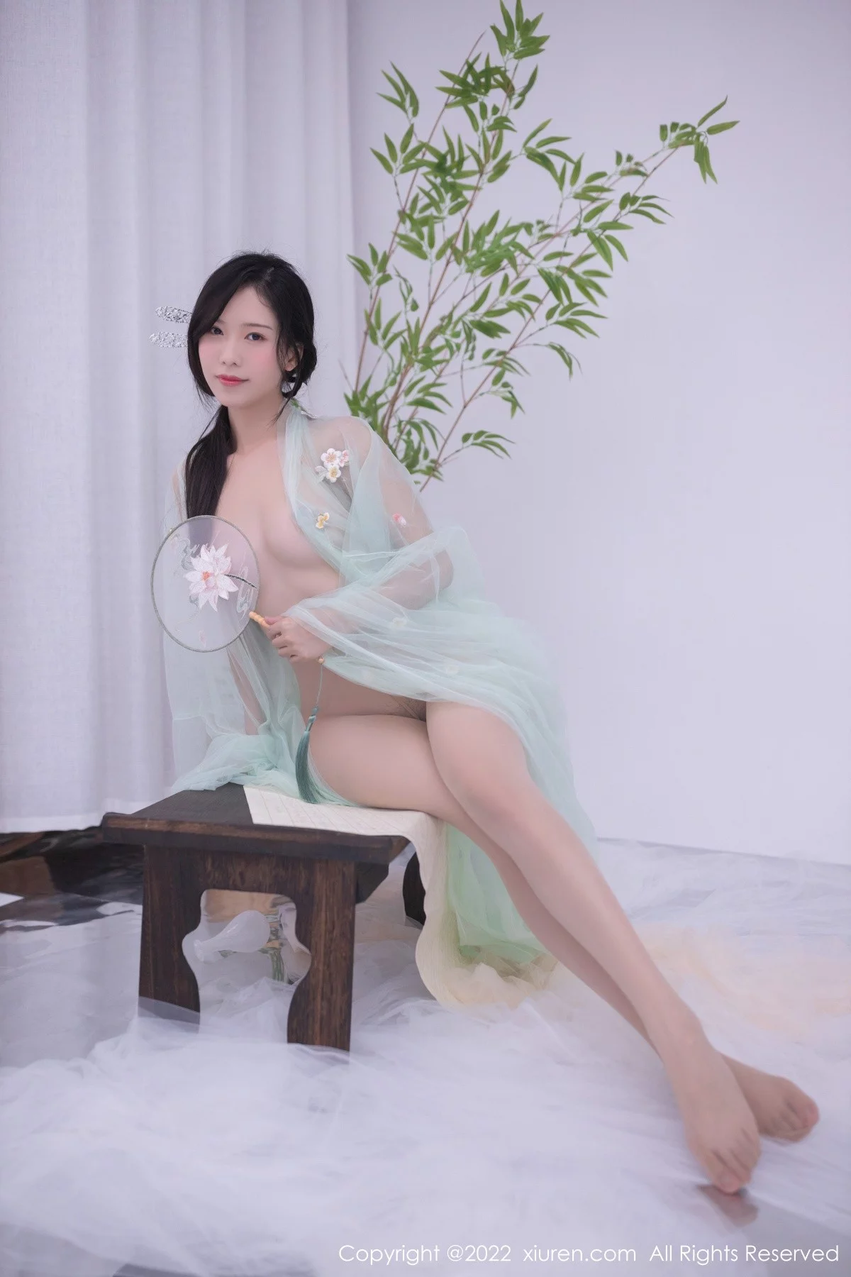 [[XiuRen秀人网]秀人网]No.5345_模特利世私房性感淡绿色轻透古装服饰透视秀火辣身材诱惑写真72P
