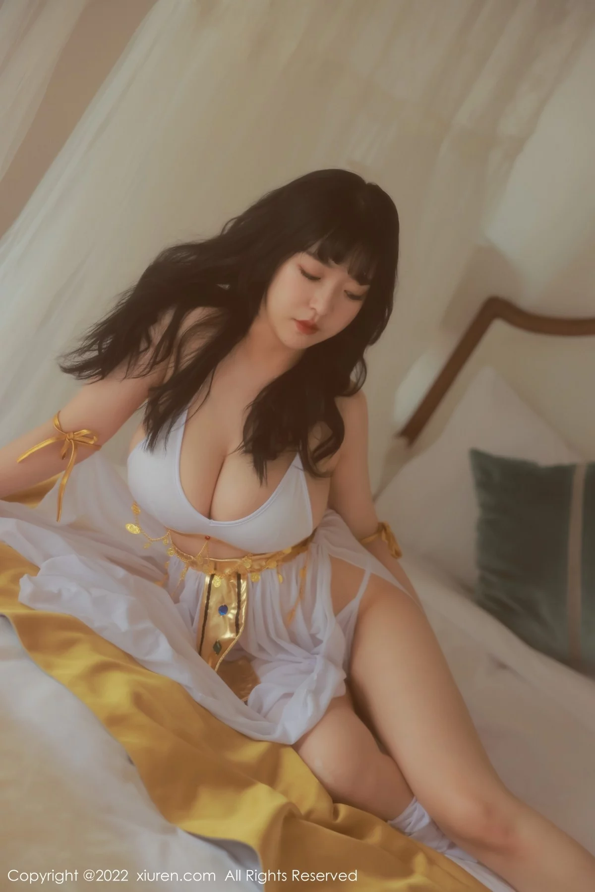 [[XiuRen秀人网]秀人网]No.5341_模特奶酥36E私房性感白色轻透服饰秀丰满身材傲人豪乳诱惑写真51P