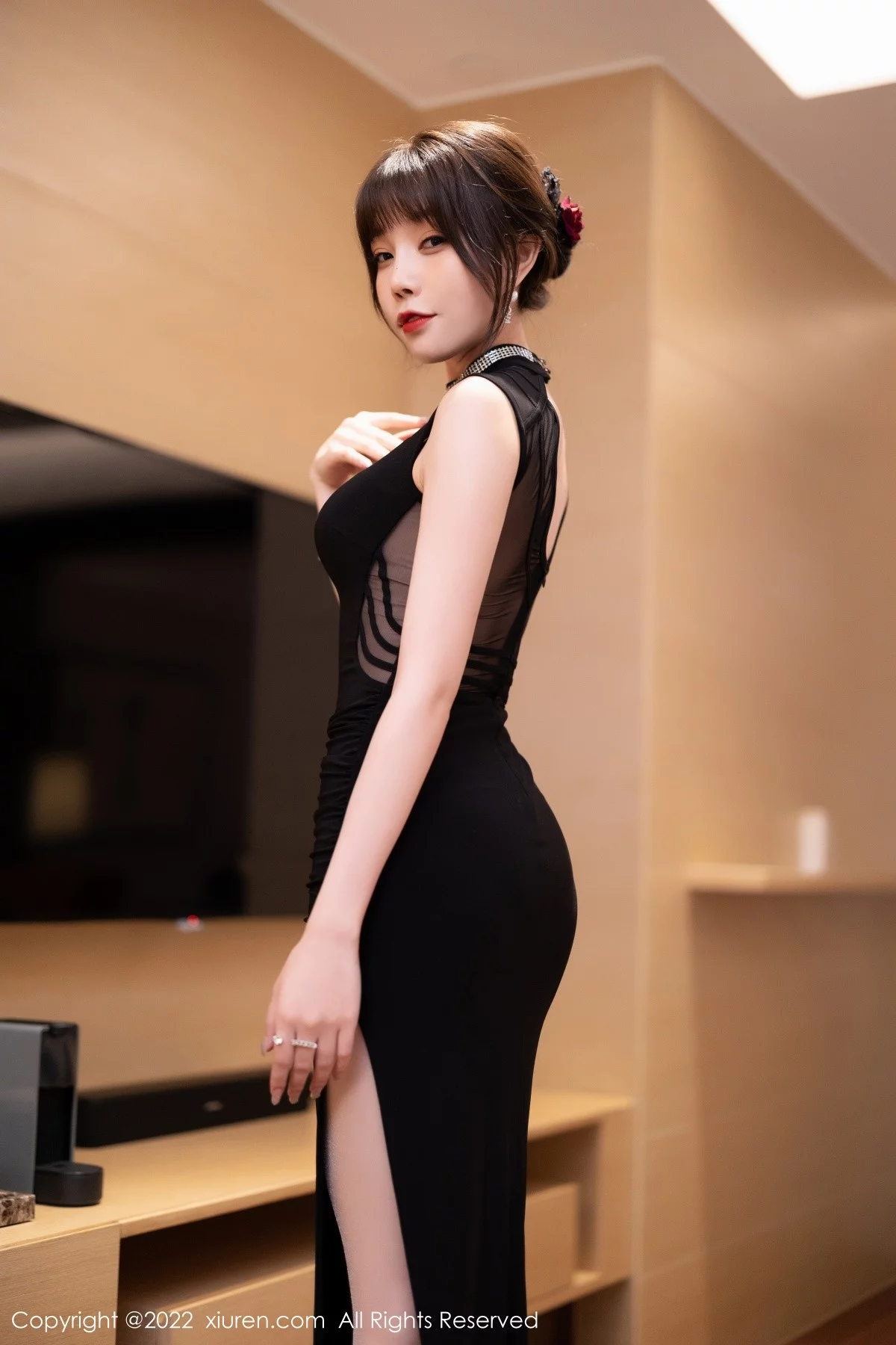 [[XiuRen秀人网]秀人网]No.5460_女神徐莉芝Booty脱连衣长裙露黑色轻透网纱内衣撩人诱惑写真80P