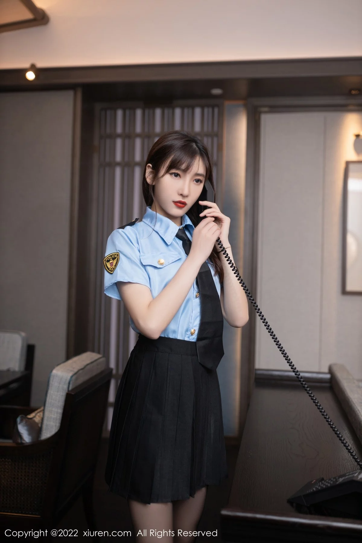 [[XiuRen秀人网]秀人网]No.5461_模特陆萱萱性感女警官制服半脱露深蓝色蕾丝内衣完美诱惑写真84P