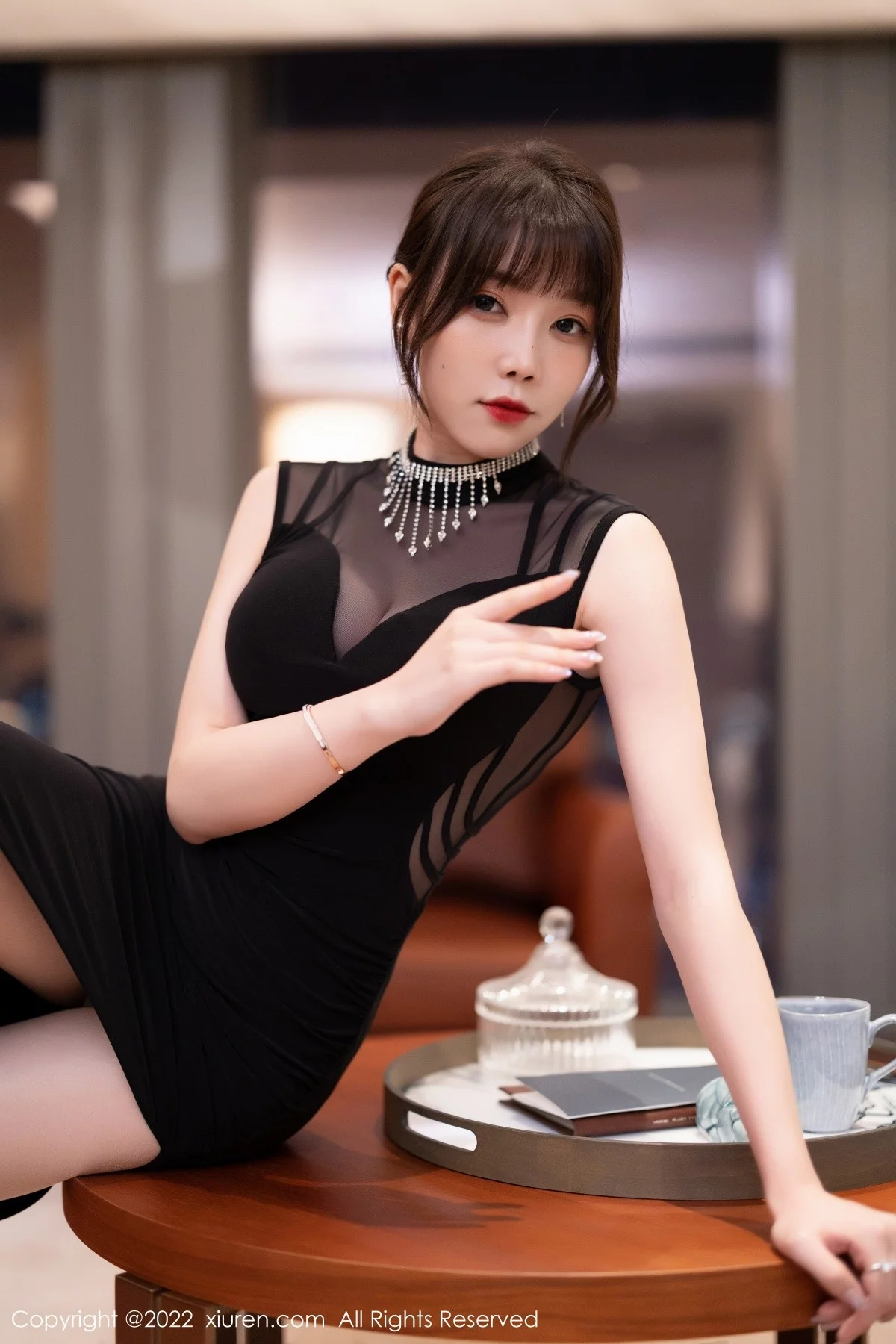 [[XiuRen秀人网]秀人网]No.5460_女神徐莉芝Booty脱连衣长裙露黑色轻透网纱内衣撩人诱惑写真80P