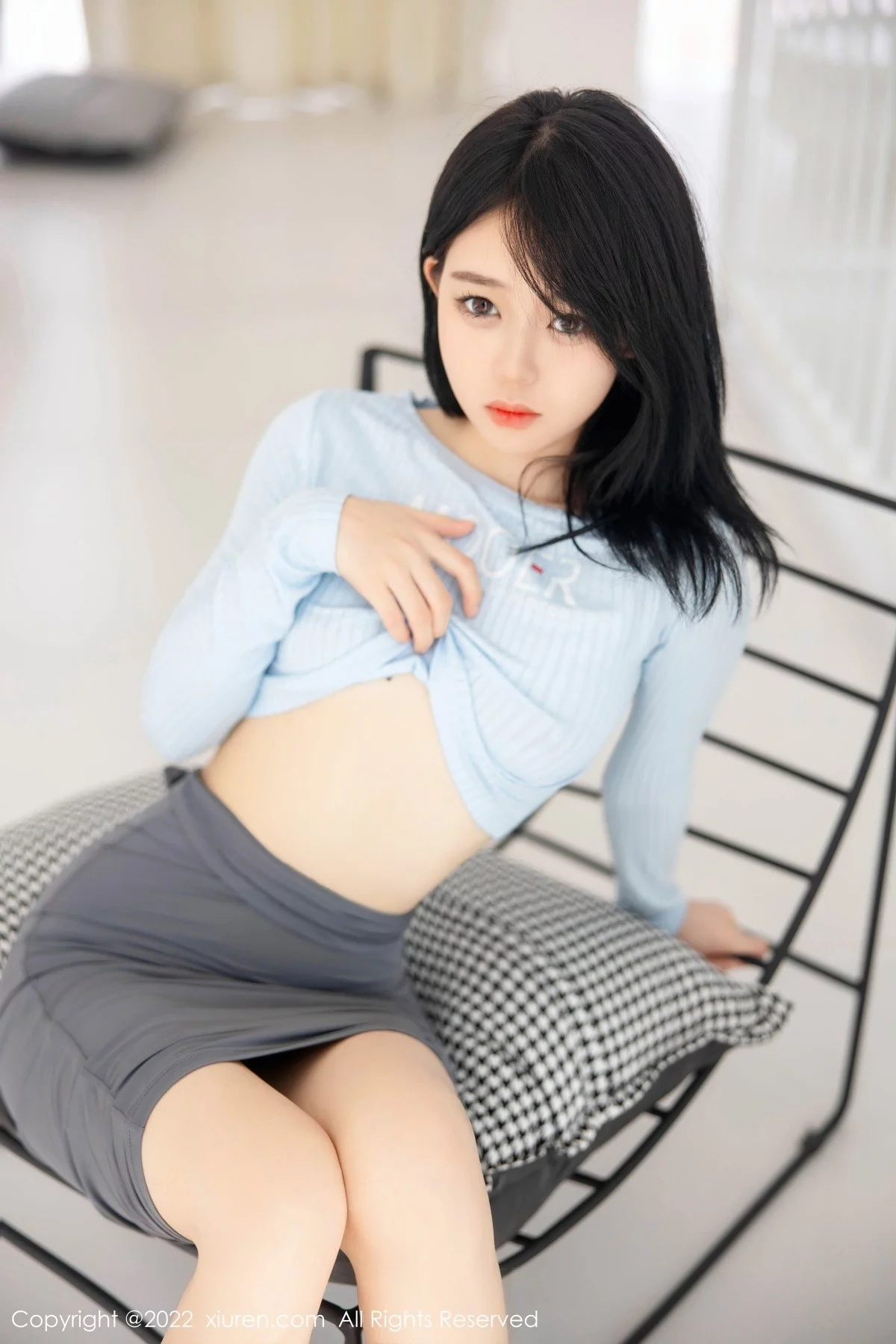 [[XiuRen秀人网]秀人网]No.5453_模特小麦是只喵大理旅拍私房性感灰色短裙露浑圆翘臀诱惑写真96P
