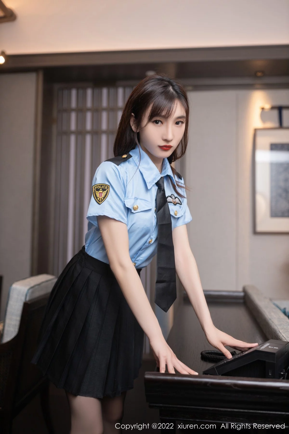 [[XiuRen秀人网]秀人网]No.5461_模特陆萱萱性感女警官制服半脱露深蓝色蕾丝内衣完美诱惑写真84P