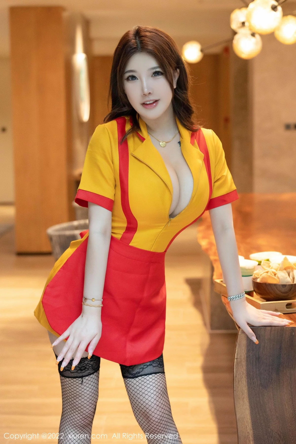 [[XiuRen秀人网]秀人网]No.5509_模特小海臀Rena海南旅拍服务员制服秀丰满身材撩人诱惑写真56P