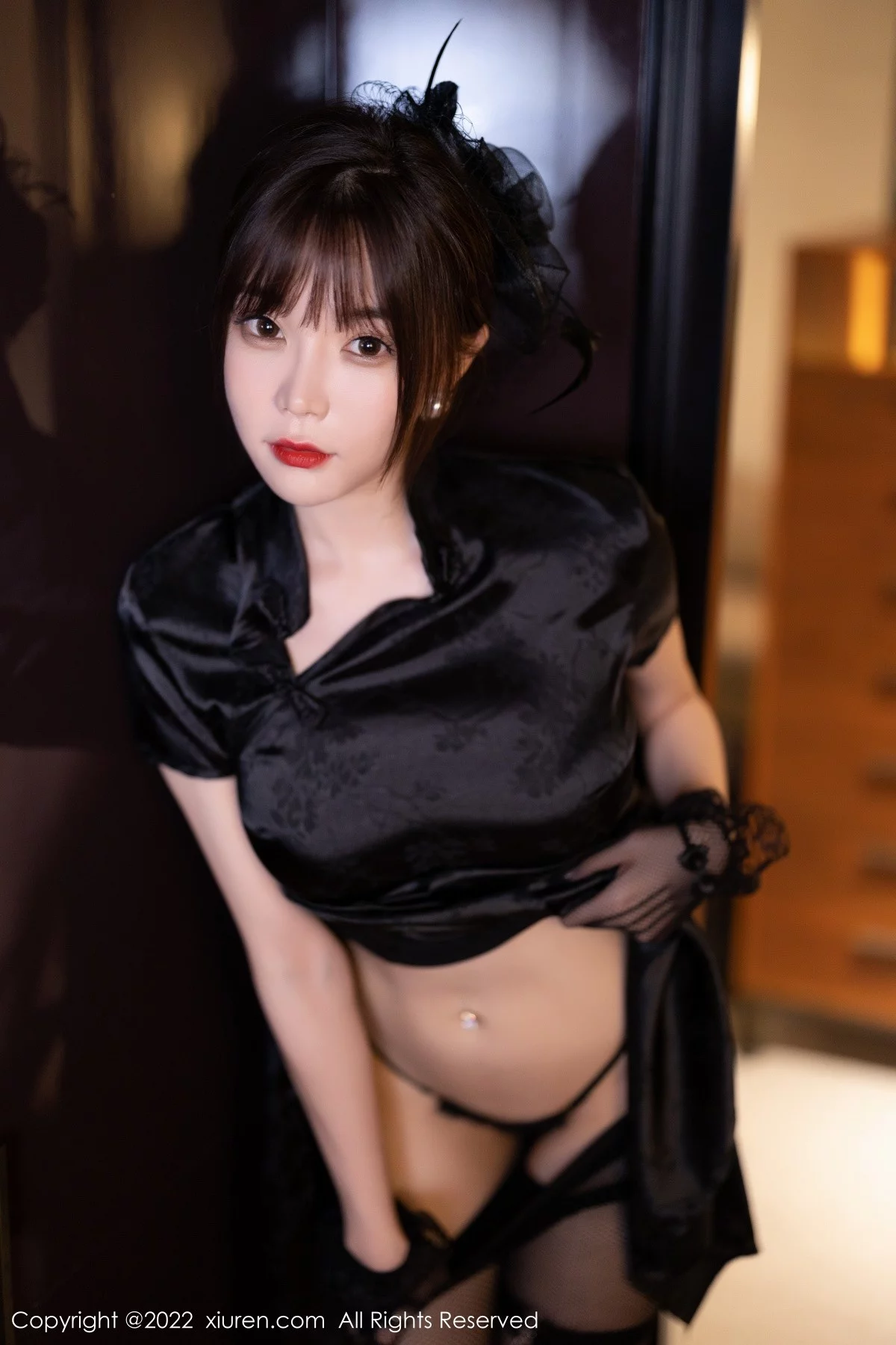[[XiuRen秀人网]秀人网]No.5532_女神徐莉芝Booty私房脱性感黑色旗袍露轻透蕾丝内衣诱惑写真79P