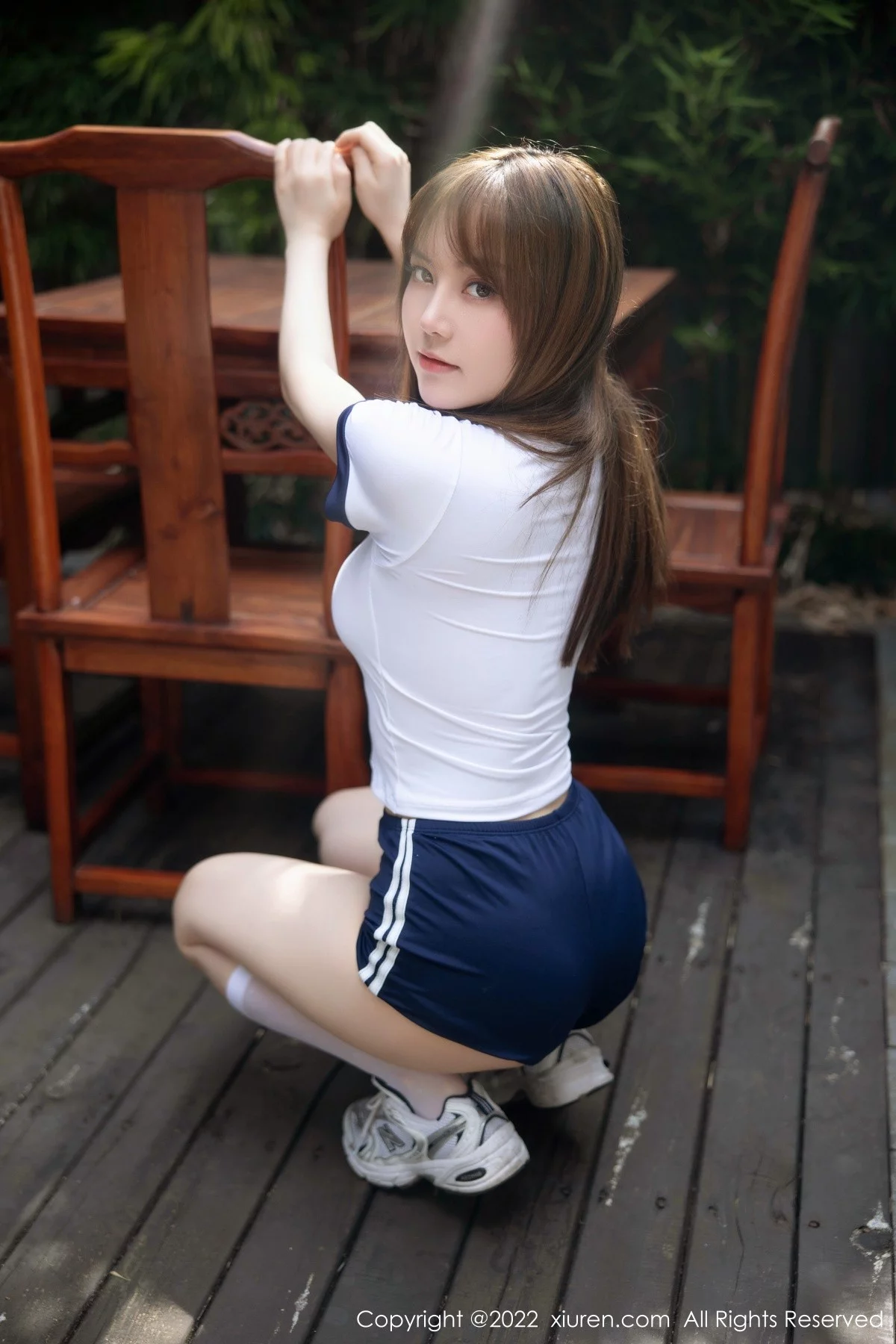 [[XiuRen秀人网]秀人网]No.5465_模特豆瓣酱私房性感白色短袖上衣配蓝短裤半脱露豪乳诱惑写真117P