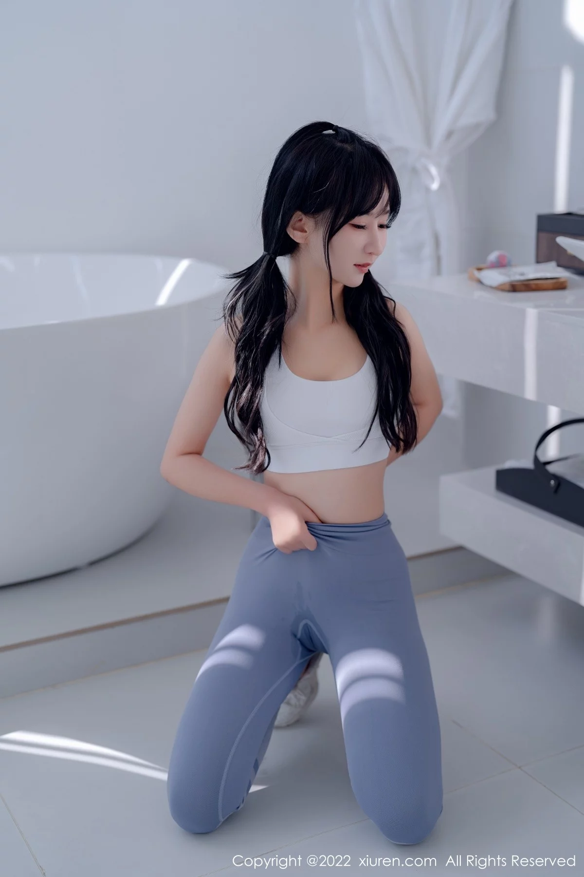 [[XiuRen秀人网]秀人网]No.5463_女神小果冻儿大理旅拍私房性感运动服紧身秀完美身材诱惑写真55P