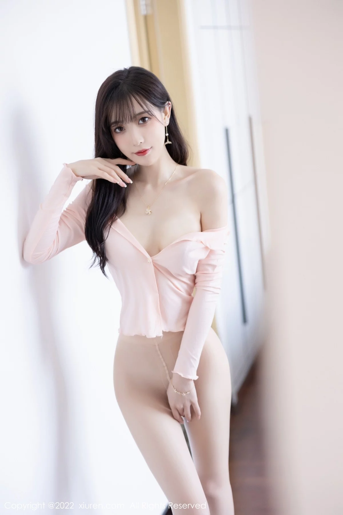 [[XiuRen秀人网]秀人网]No.5544_模特林星阑性感粉色套装配超薄无内肉丝秀曼妙身姿诱惑写真81P