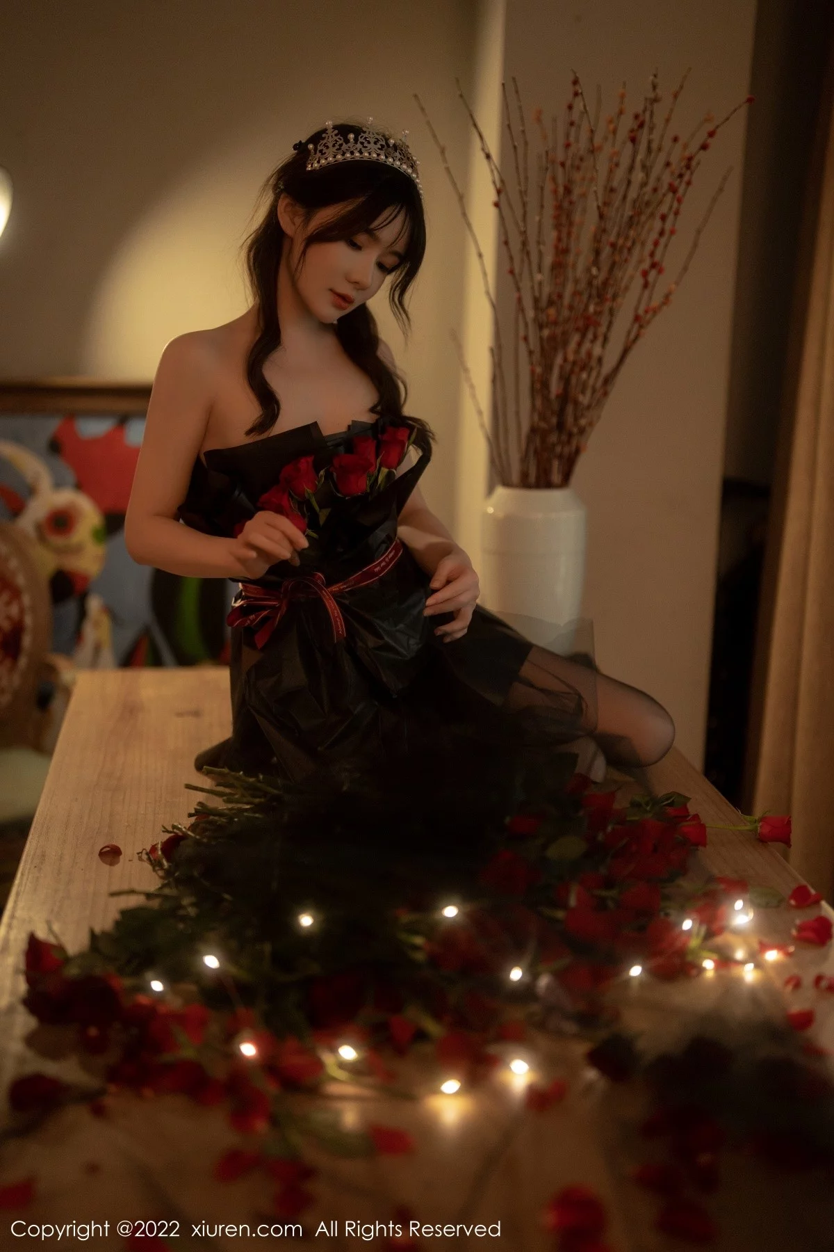 [[XiuRen秀人网]秀人网]No.5552_模特婠婠么私房性感黑色露肩连衣裙配超薄黑丝秀曼妙身材写真74P