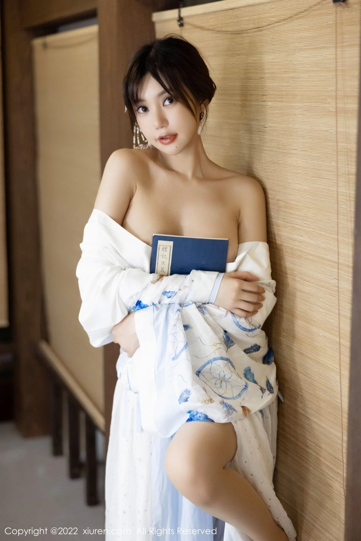 [[XiuRen秀人网]秀人网]No.5569_女神绮里嘉ula私房日式风性感和服配超薄无内肉丝极致诱惑写真75P