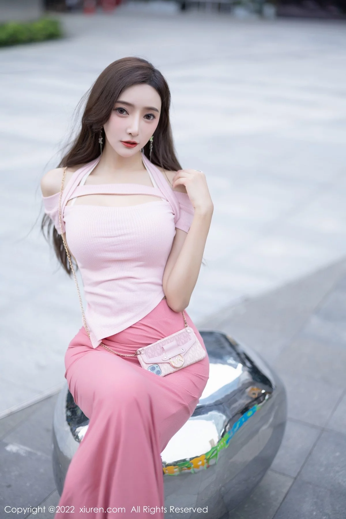 [[XiuRen秀人网]秀人网]No.5601_女神王馨瑶yanni脱粉色长裙露性感蕾丝内裤秀惹火身材诱惑写真78P